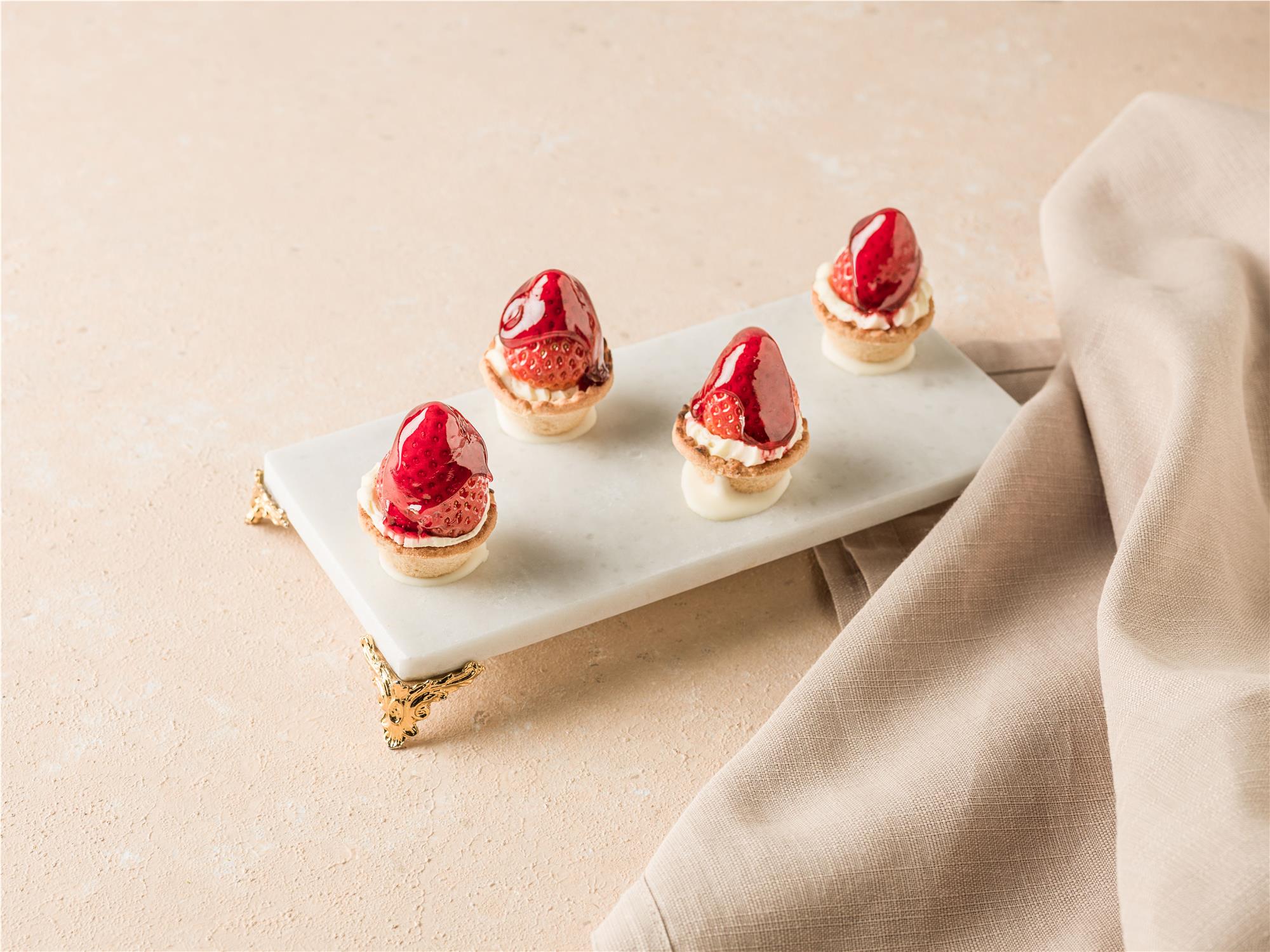 Çilekli Mini Tartolet Çilekli Mini Tartolet